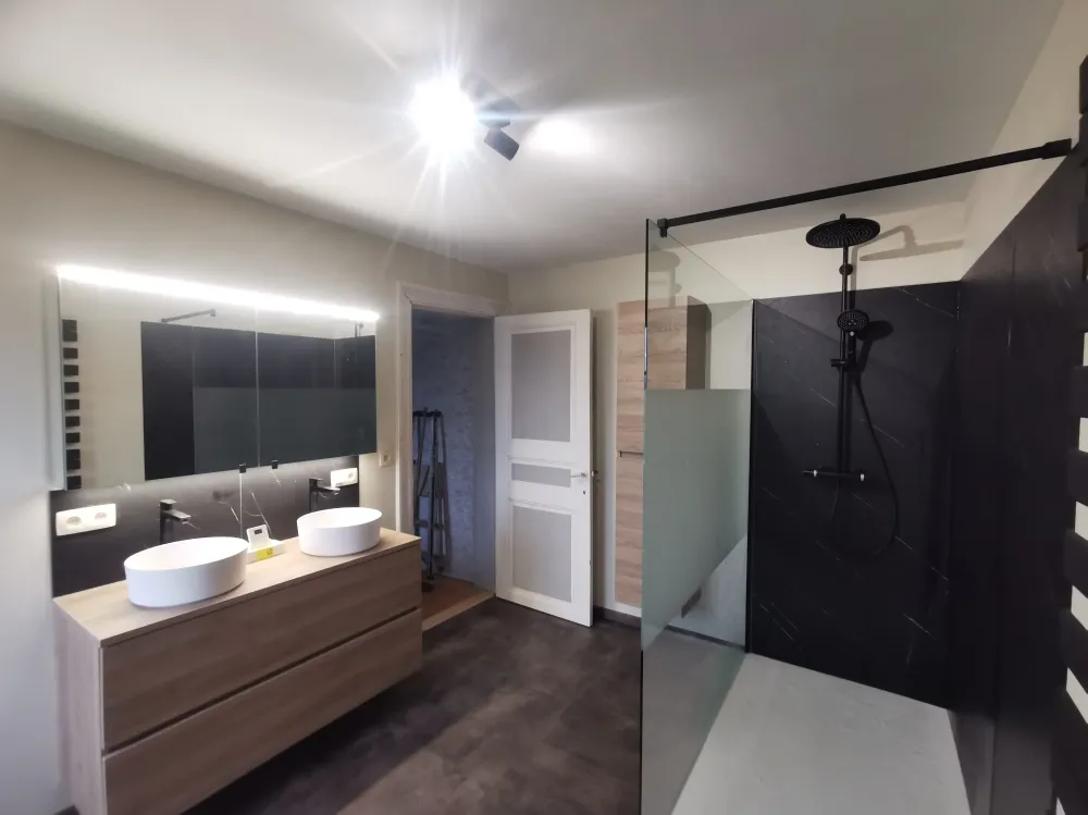 Salle de bain près de Tintigny
